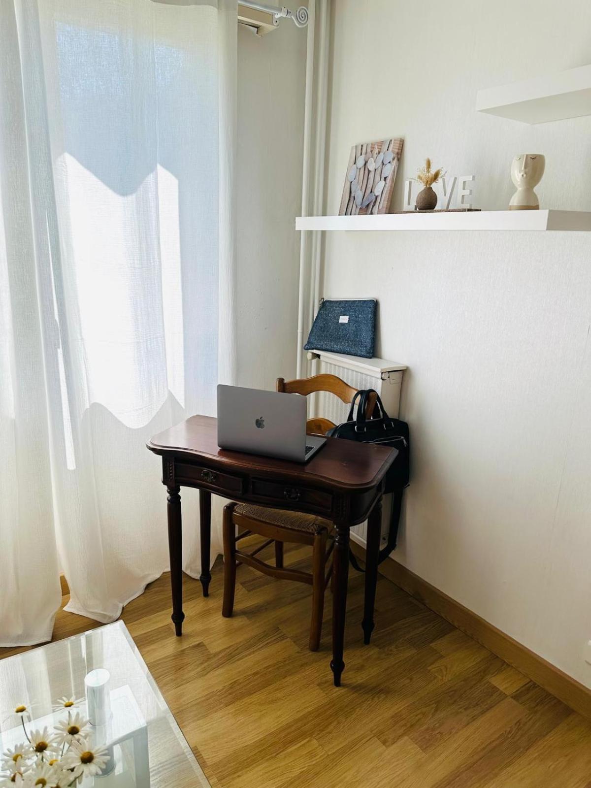 Spacieux 2 Chambres 65M2 Climatise Au Village Medieval Entre Nice Et Antibes Villeneuve-Loubet Dış mekan fotoğraf